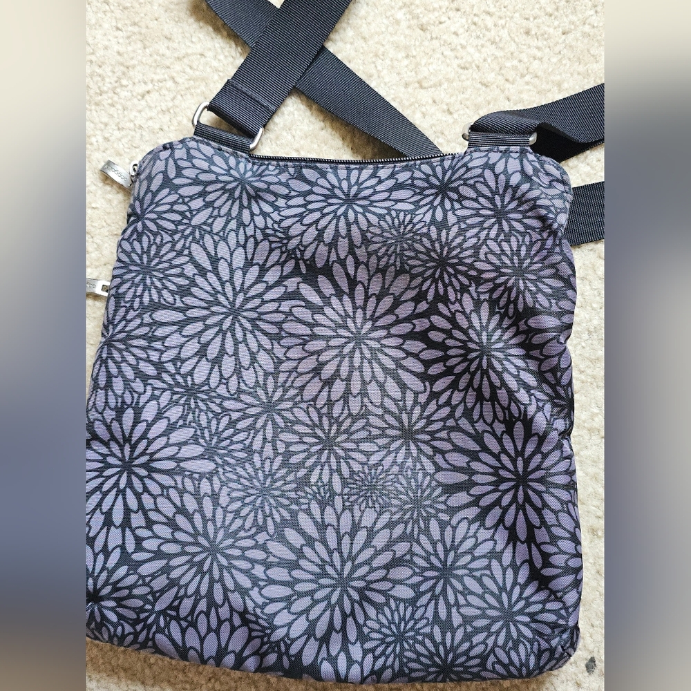 Baggallini Cross Over Midnight Blossom Crossbody Bag Purse Black Gray Rfid - Picture 6 of 7